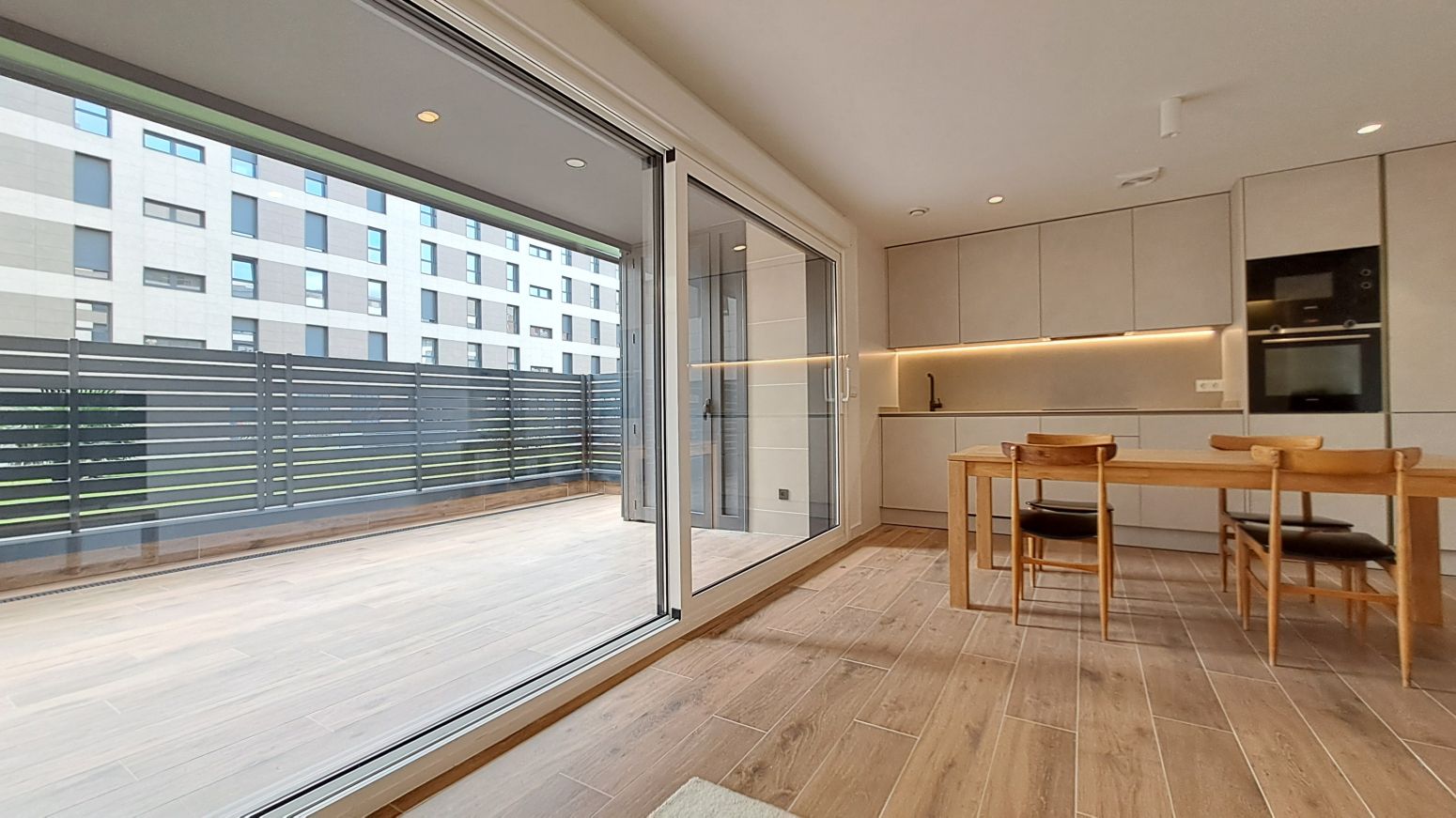 Terrassa de Pis de lloguer en  Pamplona / Iruña amb Calefacció, Terrassa i Moblat