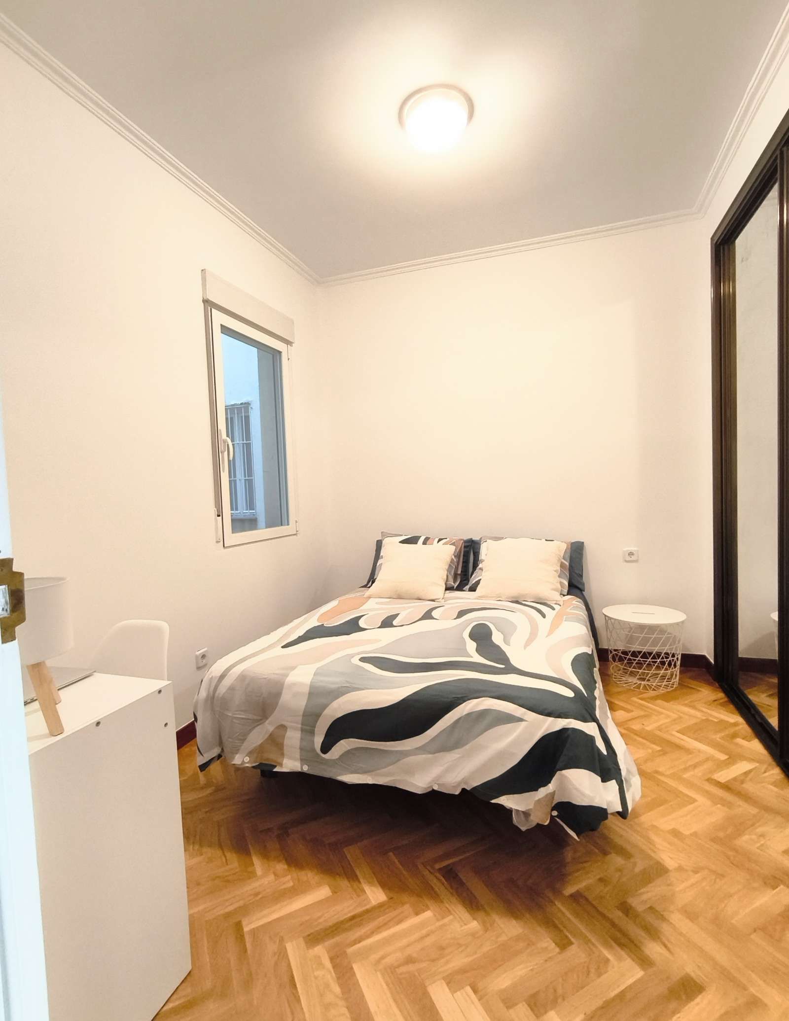 Bedroom of Flat to share in  Madrid Capital  with Air Conditioner, Heating and Terrace