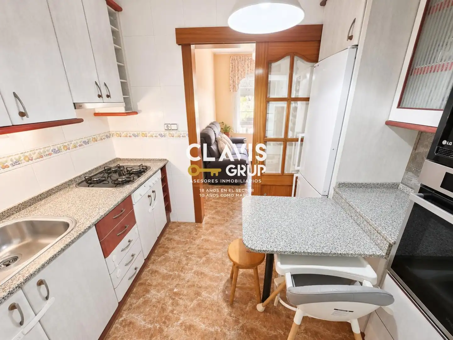 Kitchen of Flat for sale in Barcelona  with Air Conditioner, Terrace and Balcony