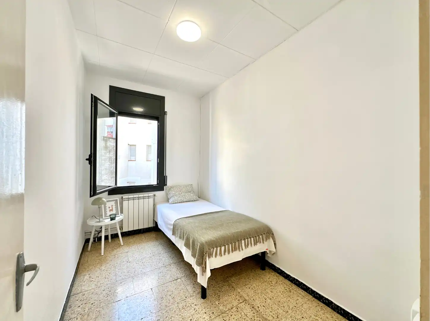 Habitación de Casa adosada en venta en Manlleu con Aire acondicionado, Jardín privado y Terraza