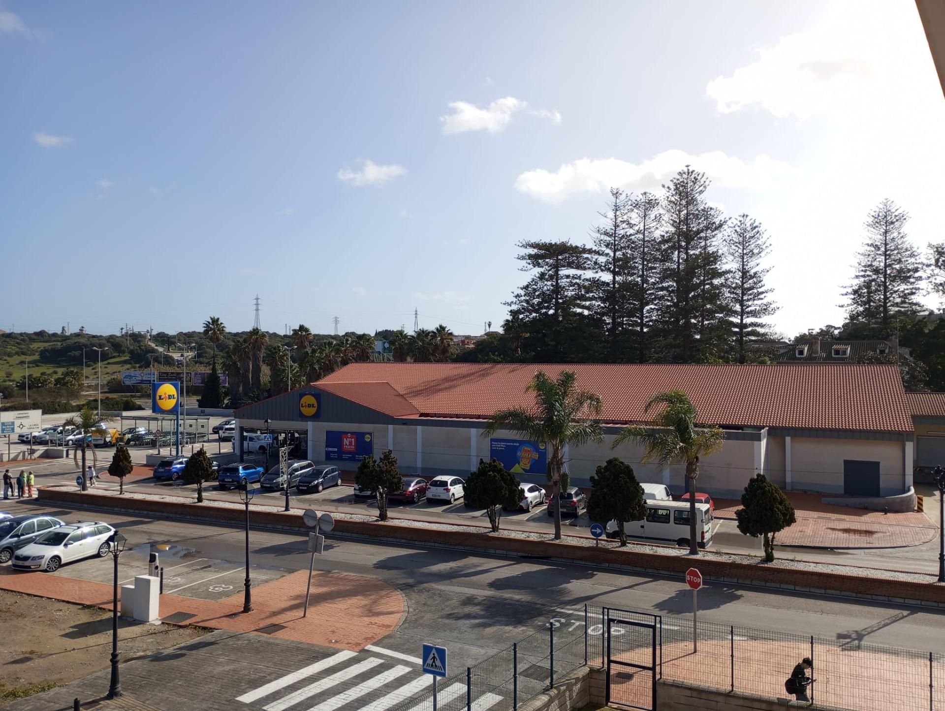 Aparcament de Pis en venda en San Roque amb Jardí privat i Balcó