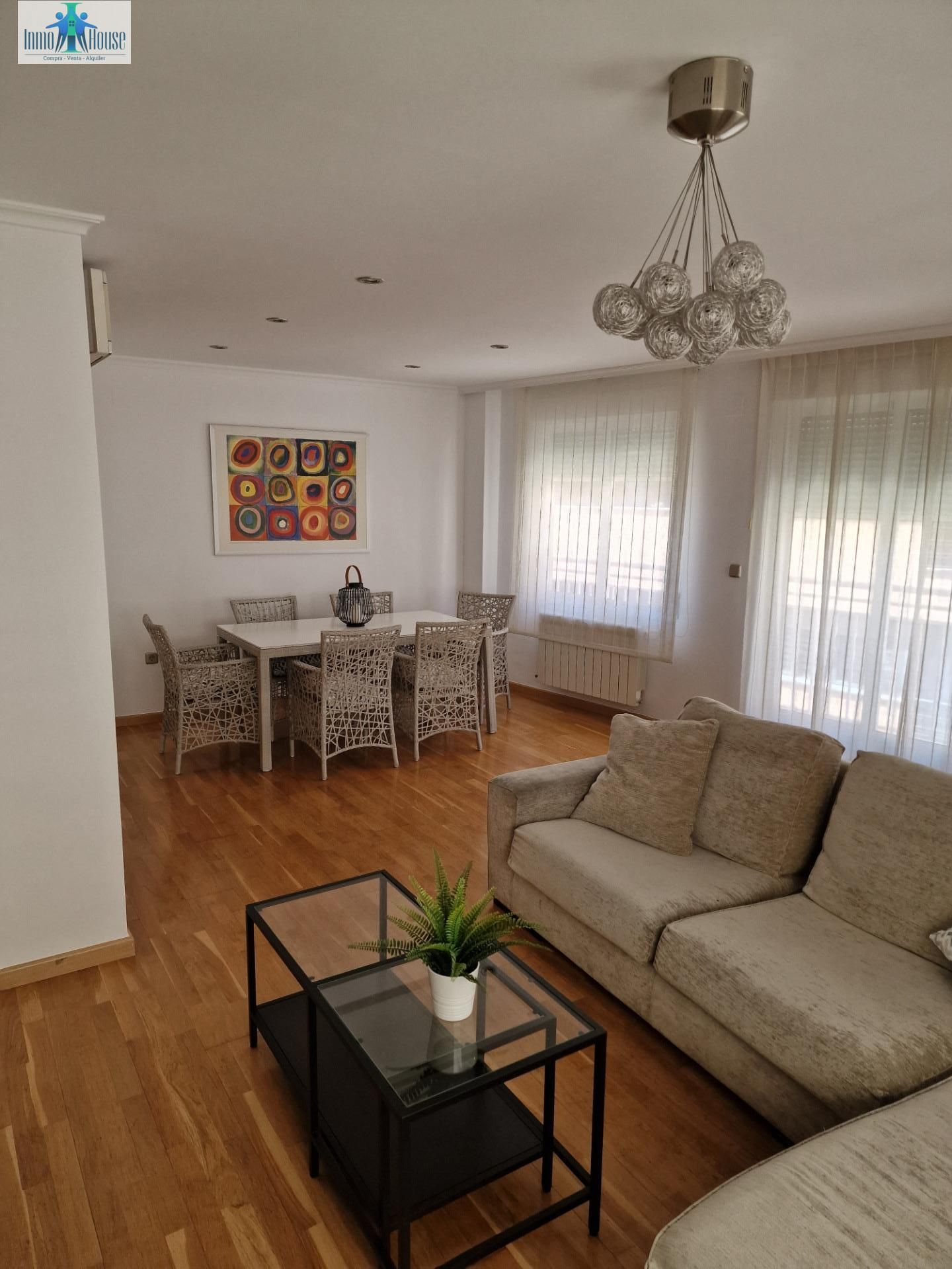 Sala d'estar de Àtic en venda en  Albacete Capital amb Aire condicionat, Calefacció i Parquet