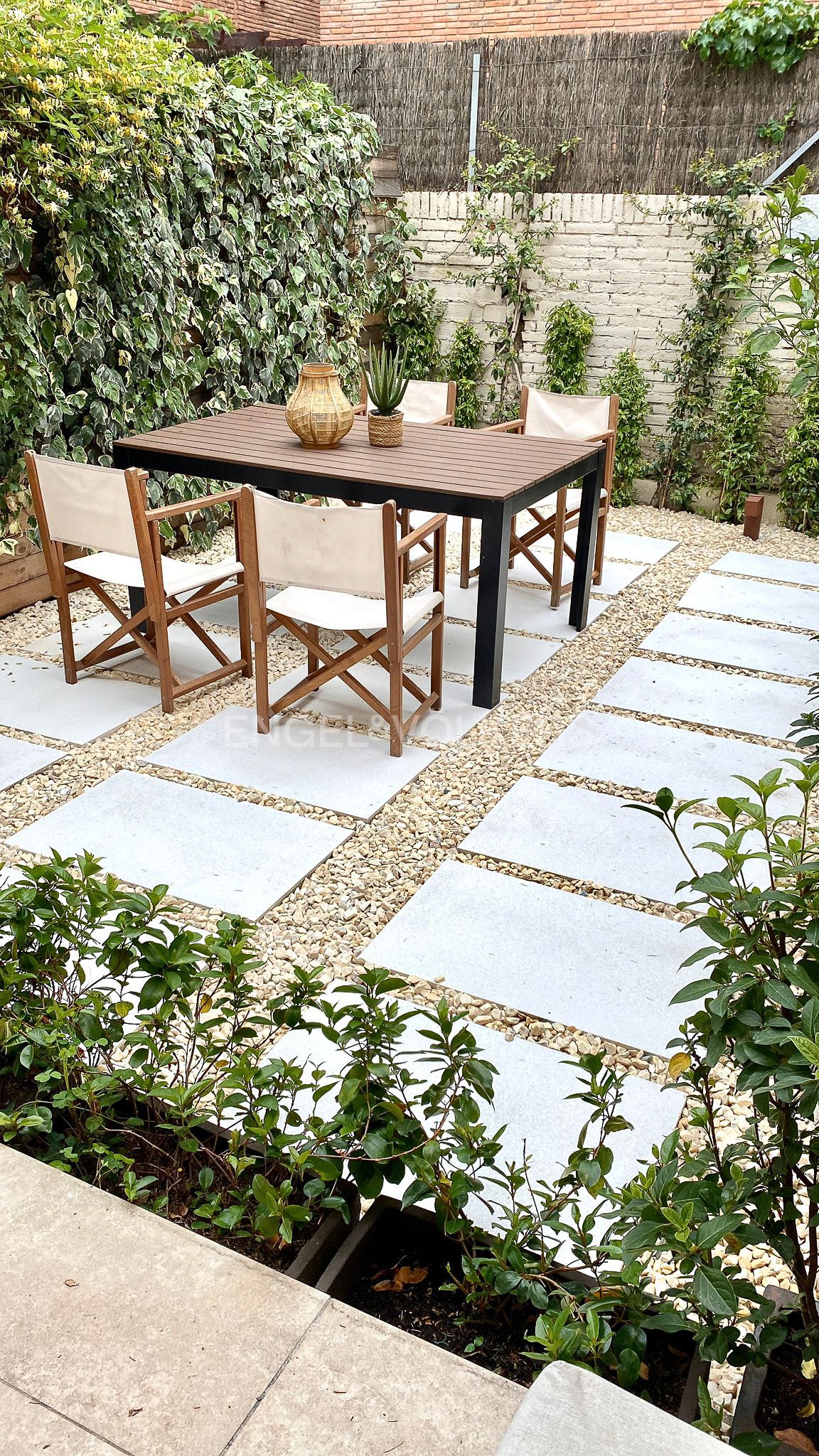 Terrassa de Casa o xalet en venda en Sant Cugat del Vallès amb Aire condicionat, Calefacció i Jardí privat
