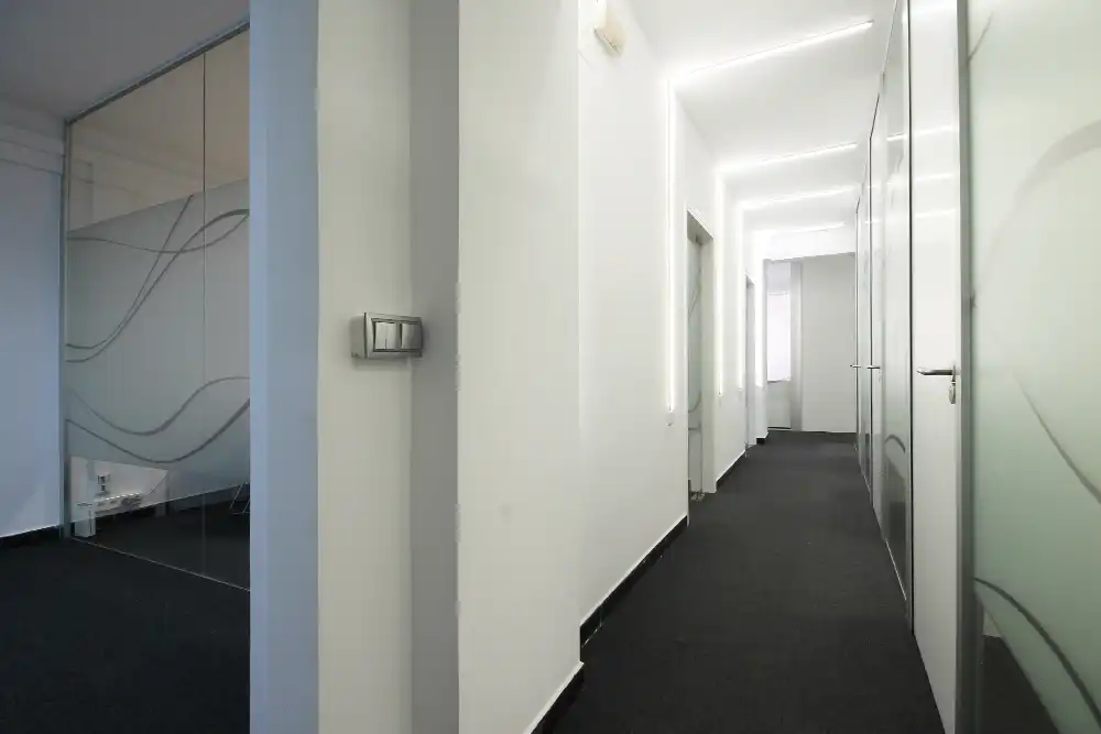 Büro zur Miete in Madrid mit Klimaanlage, Heizung und Möbliert