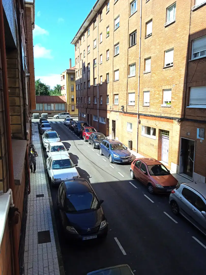 Parking de Piso en venta en Gijón  con Calefacción, Parquet y Terraza