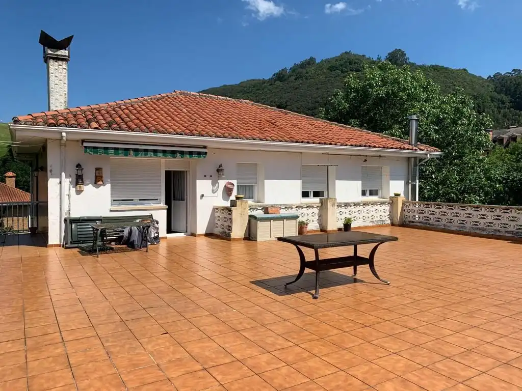 Chalet con jardín en venta en Limpias