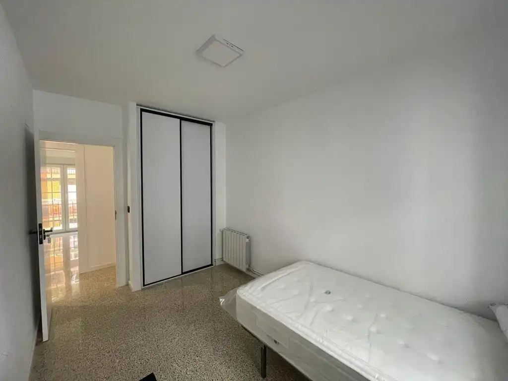 Flat for rent in Calle Ribera del Beiro, San Francisco Javier