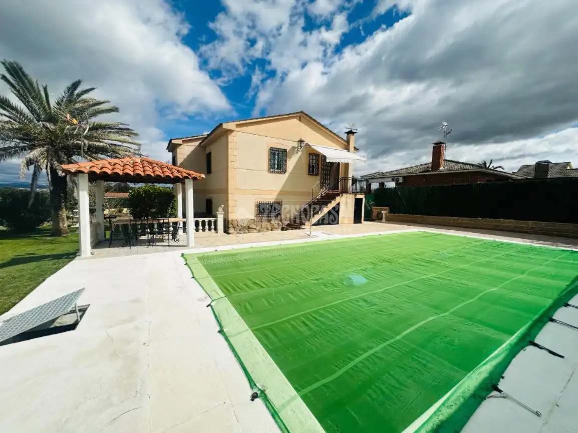 Jardín de Casa o chalet en venta en Escalona con Calefacción, Piscina y Amueblado