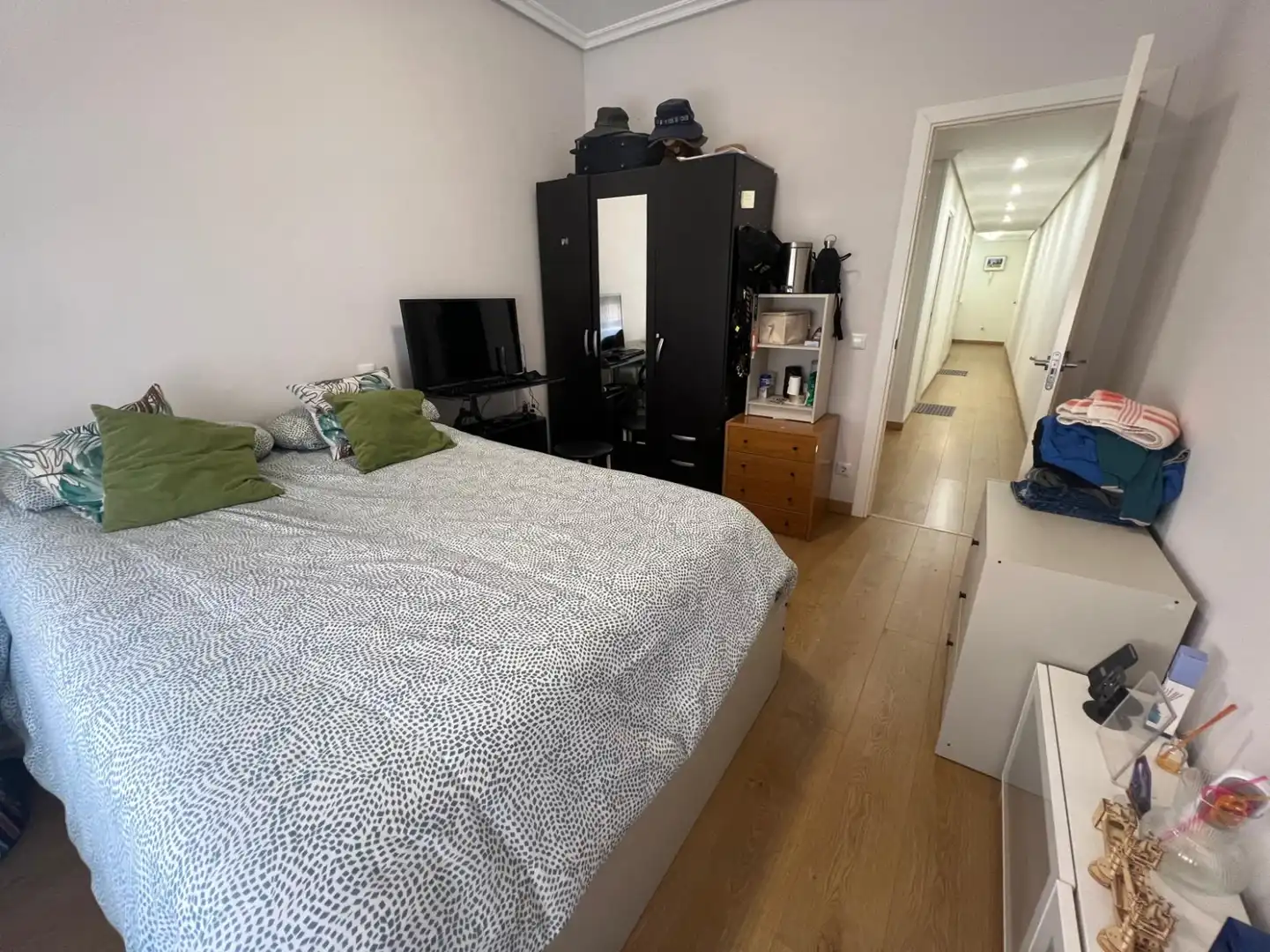 Habitación de Piso en venta en  Logroño con Calefacción, Terraza y Balcón