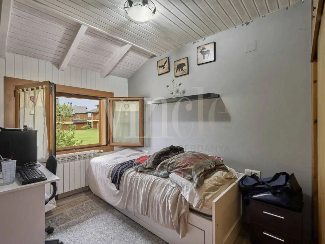Dormitori de Casa o xalet en venda en Fontanals de Cerdanya amb Calefacció, Jardí privat i Parquet