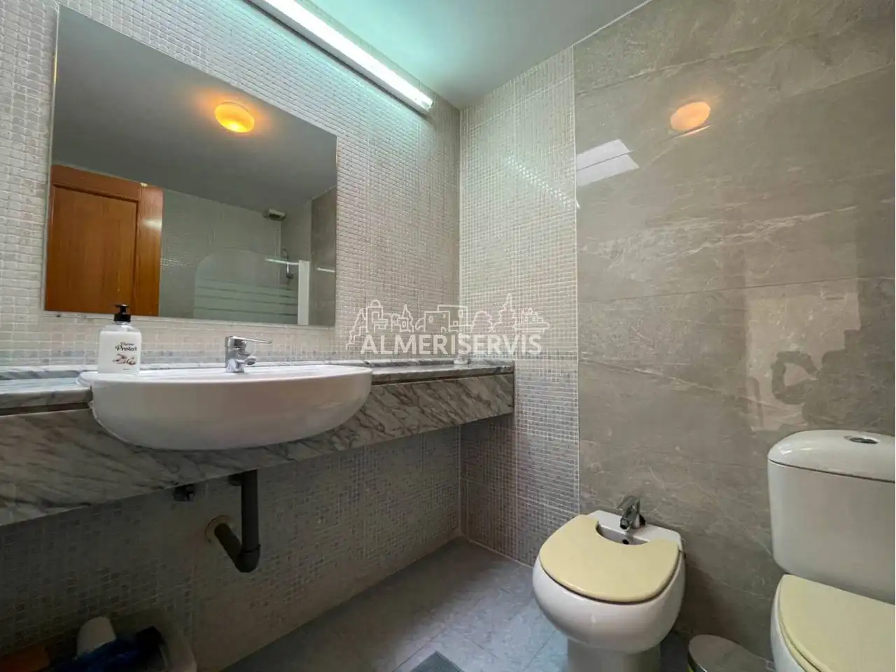 Baño de Casa adosada en venta en El Ejido con Aire acondicionado, Terraza y Amueblado
