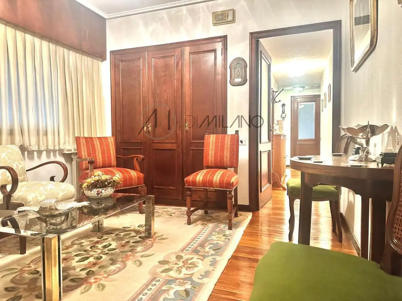 Sala de estar de Piso en venta en Vigo  con Calefacción, Parquet y Trastero