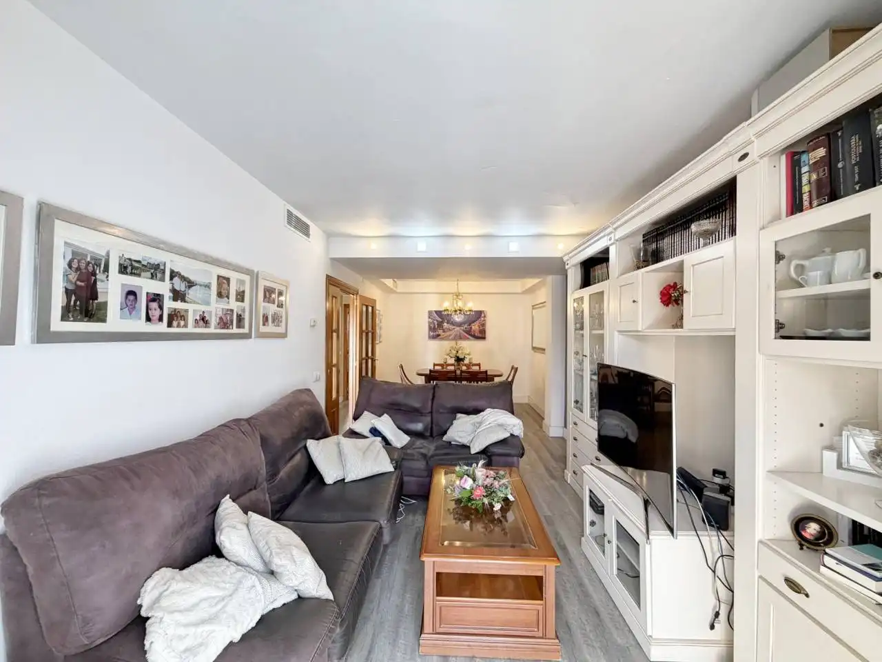 Sala de estar de Casa adosada en venta en Rincón de la Victoria con Aire acondicionado, Calefacción y Terraza