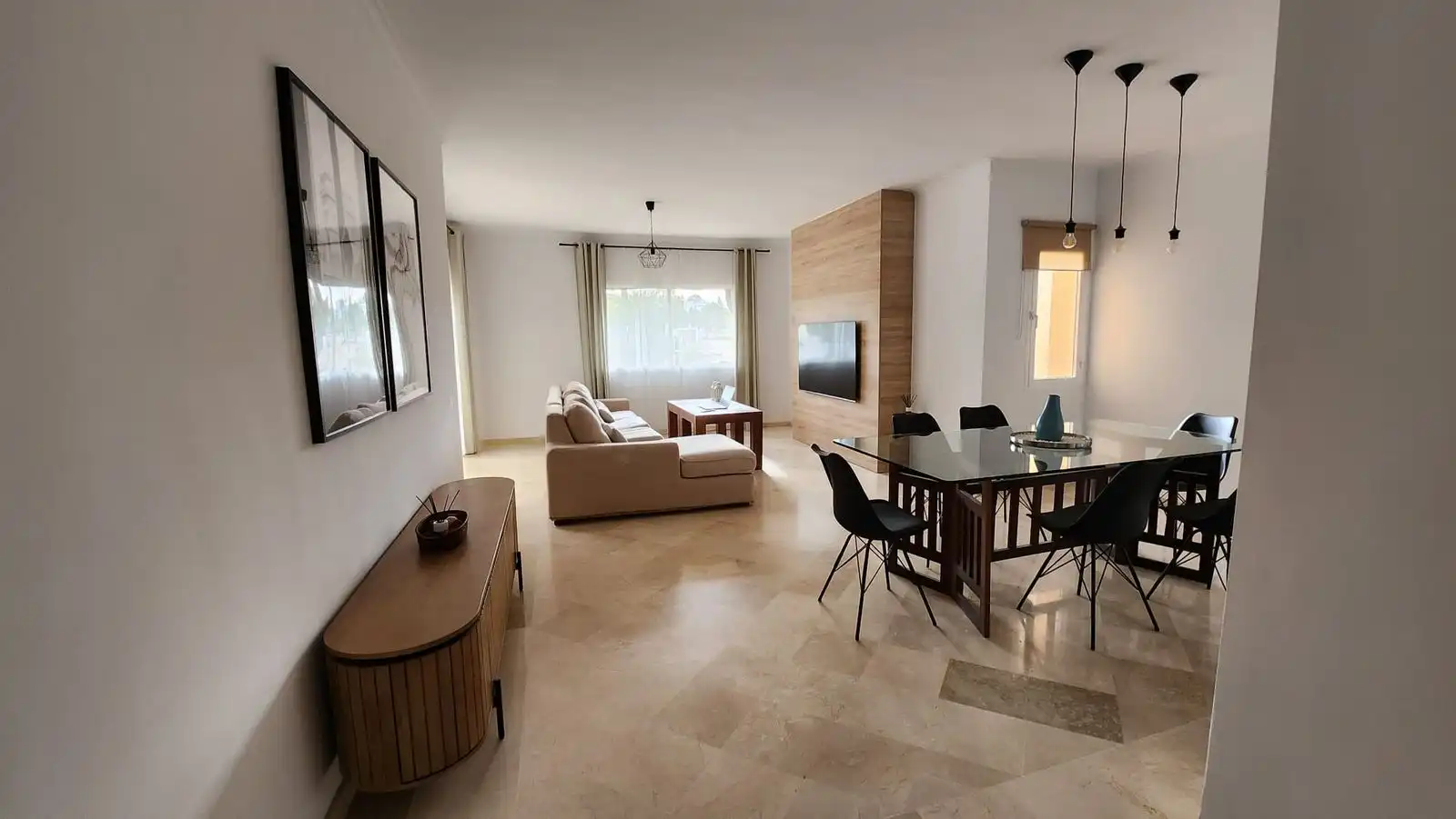 Sala de estar de Apartamento en venta en Marbella con Terraza, Trastero y Amueblado