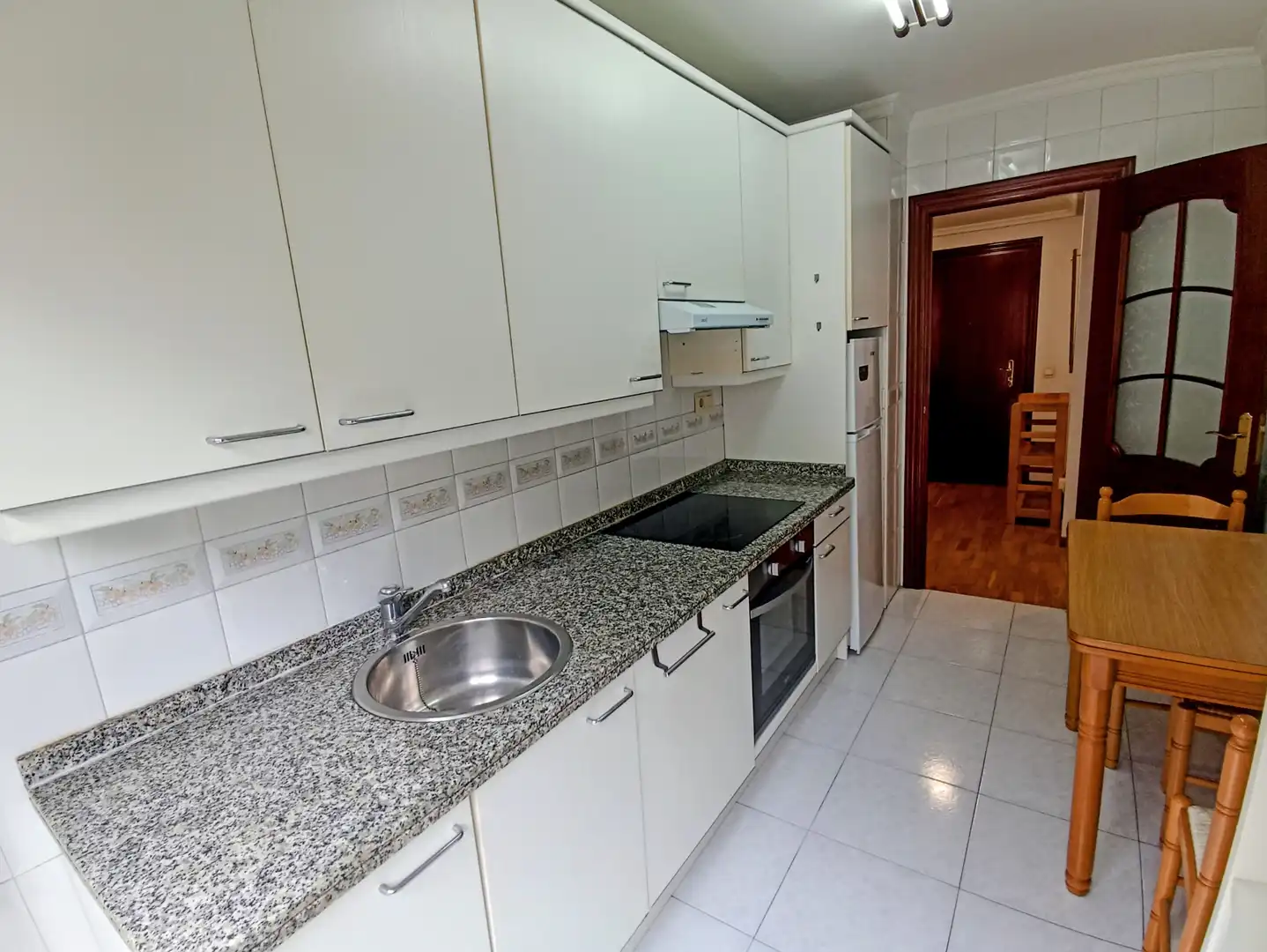 Cocina de Piso de alquiler en Gijón  con Calefacción, Amueblado y Horno