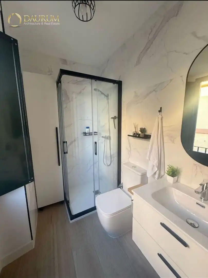 Baño de Apartamento en venta en Sevilla con Aire acondicionado, Calefacción y Amueblado