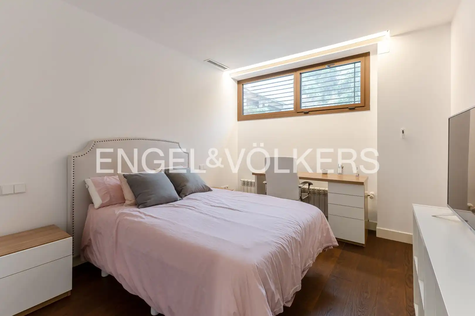 Schlafzimmer von Erdgeschoss zur Miete in Madrid mit Klimaanlage, Heizung und Parkett