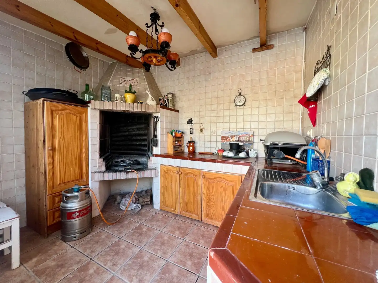 Küche von Einfamilien-Reihenhaus zum Verkauf in San Vicente del Raspeig / Sant Vicent del Raspeig mit Klimaanlage, Heizung und Privatgarten