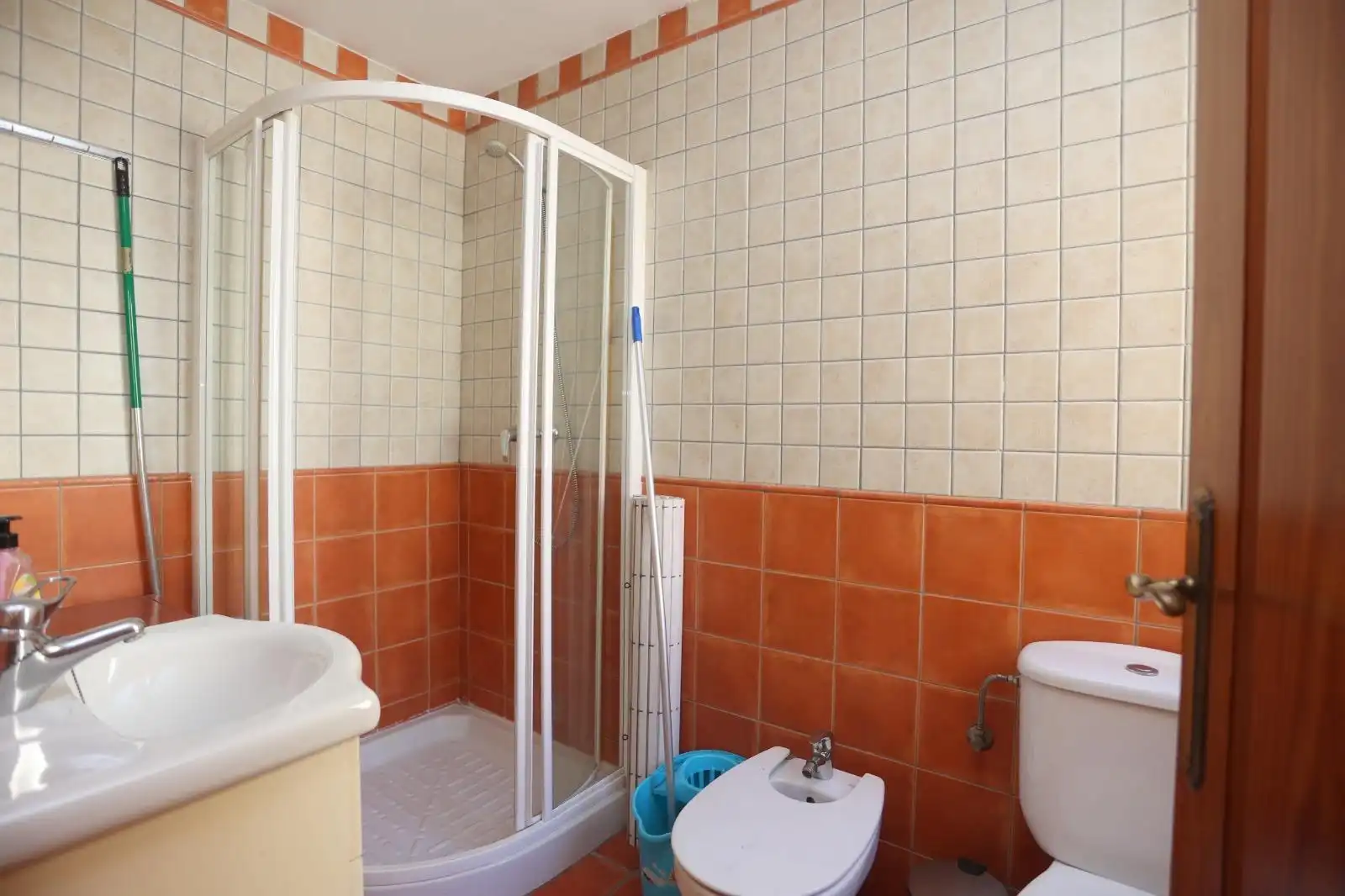 Baño de Piso en venta en Málaga con Aire acondicionado