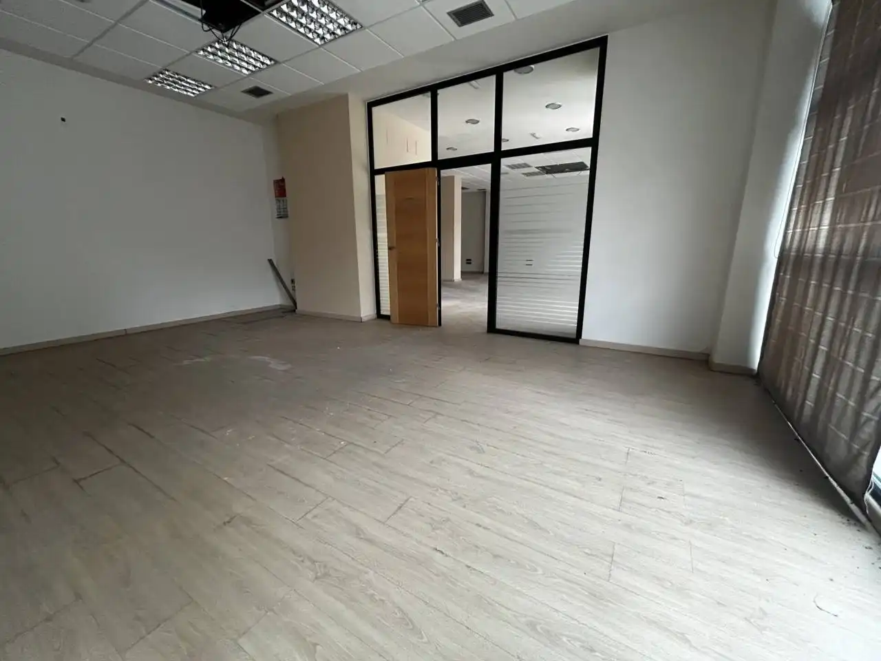 Business premises for sale in Plaza Jurista Cirilo Álvarez, imagen 3