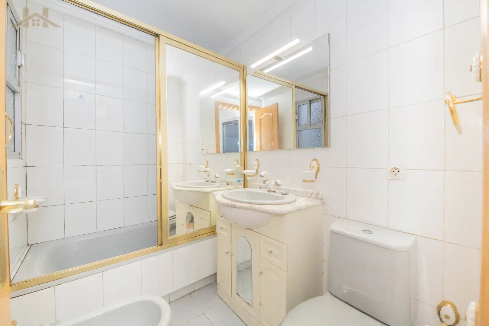 Bathroom of Flat for sale in Alcobendas  with Heating and Furnished