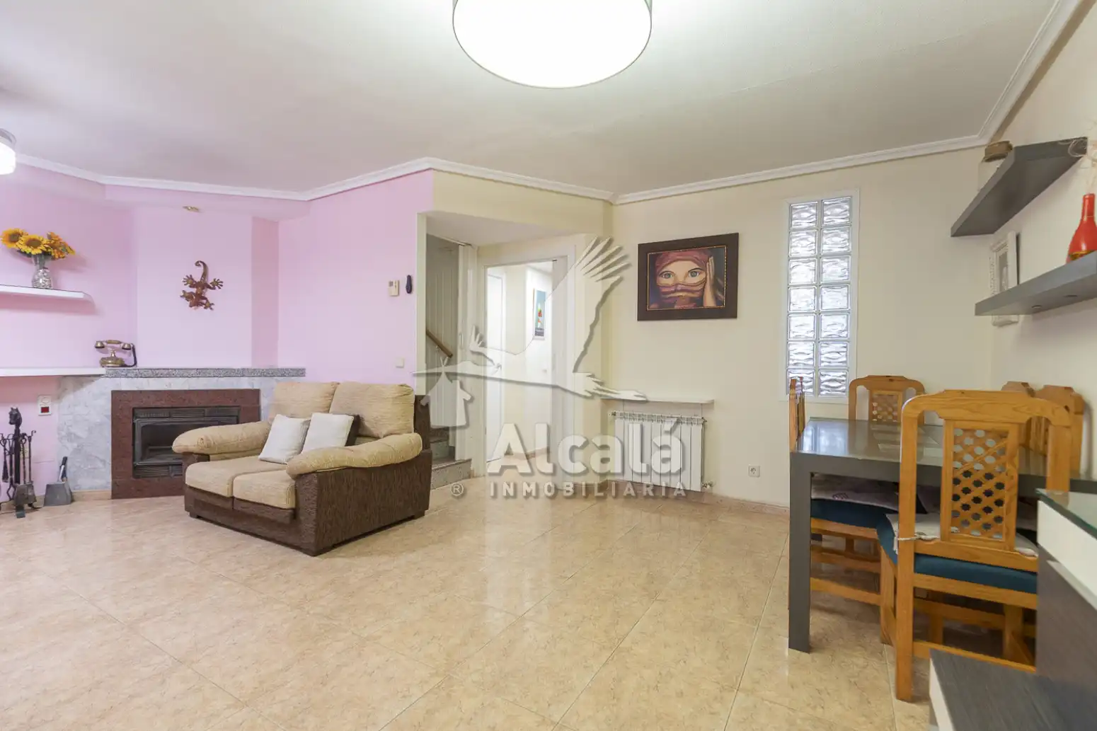Sala d'estar de Casa adosada en venda en Mejorada del Campo amb Aire condicionat, Calefacció i Traster