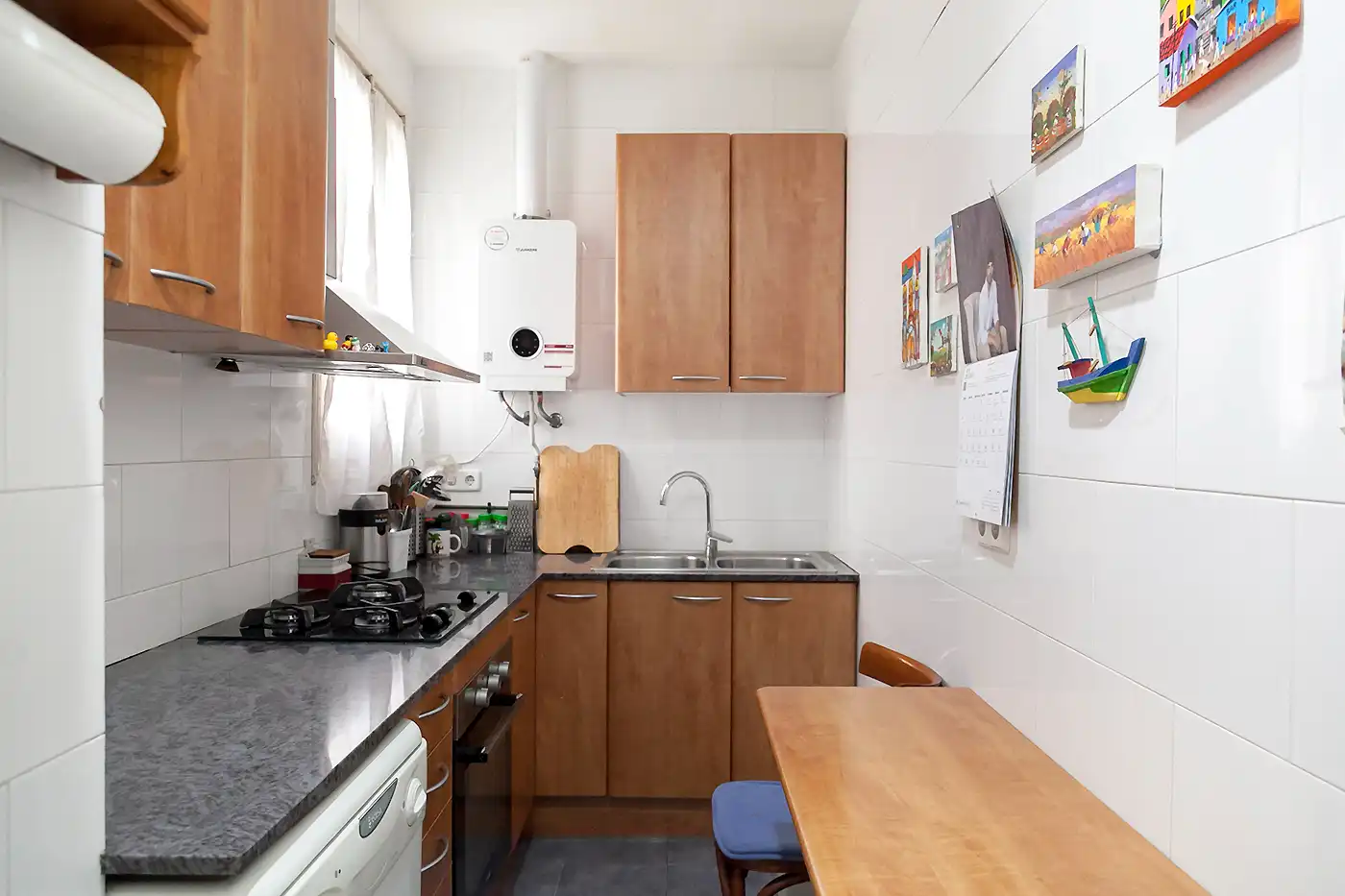 Cocina de Piso en venta en Barcelona con Balcón