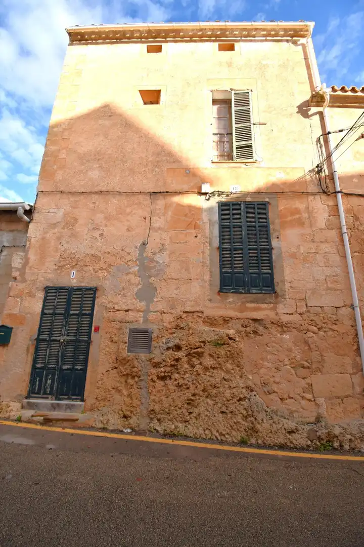 Vista exterior de Casa o xalet en venda en Muro amb Aire condicionat, Calefacció i Jardí privat