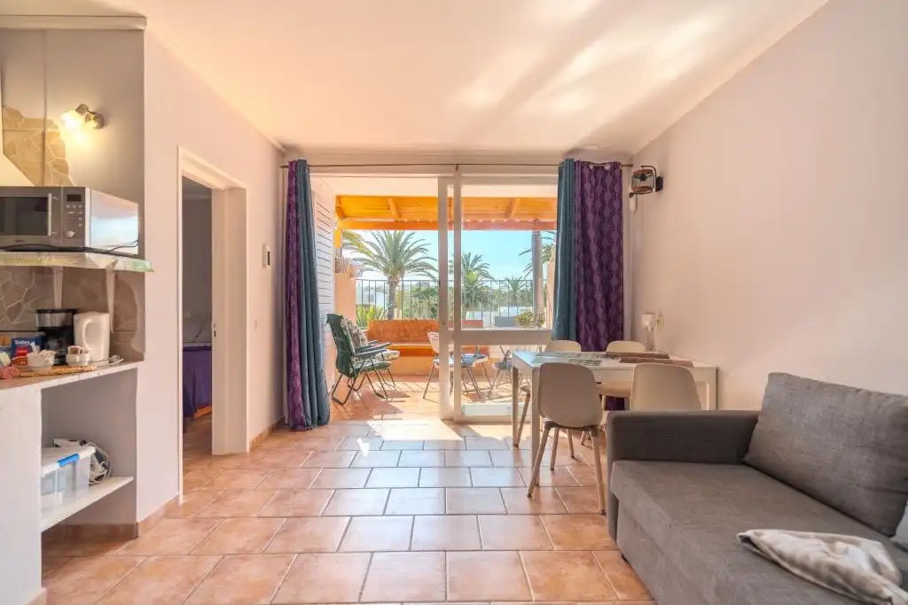 Wohnzimmer von Wohnungen zum Verkauf in Arona mit Privatgarten, Terrasse und Möbliert