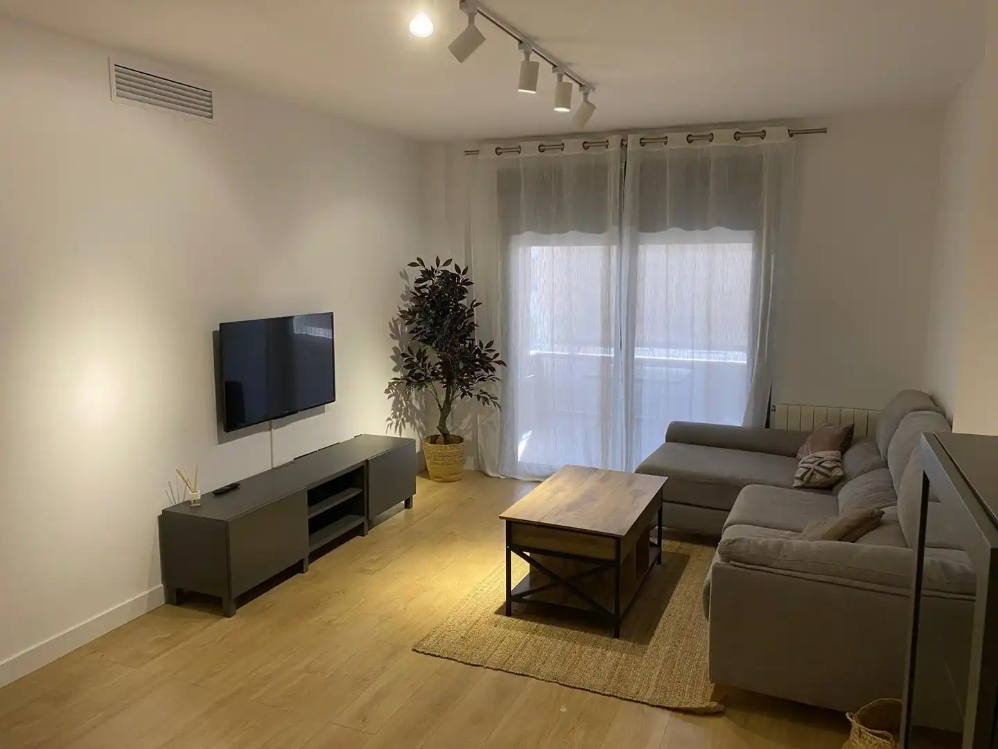 Apartament amb piscina de lloguer a Avenida Elvas