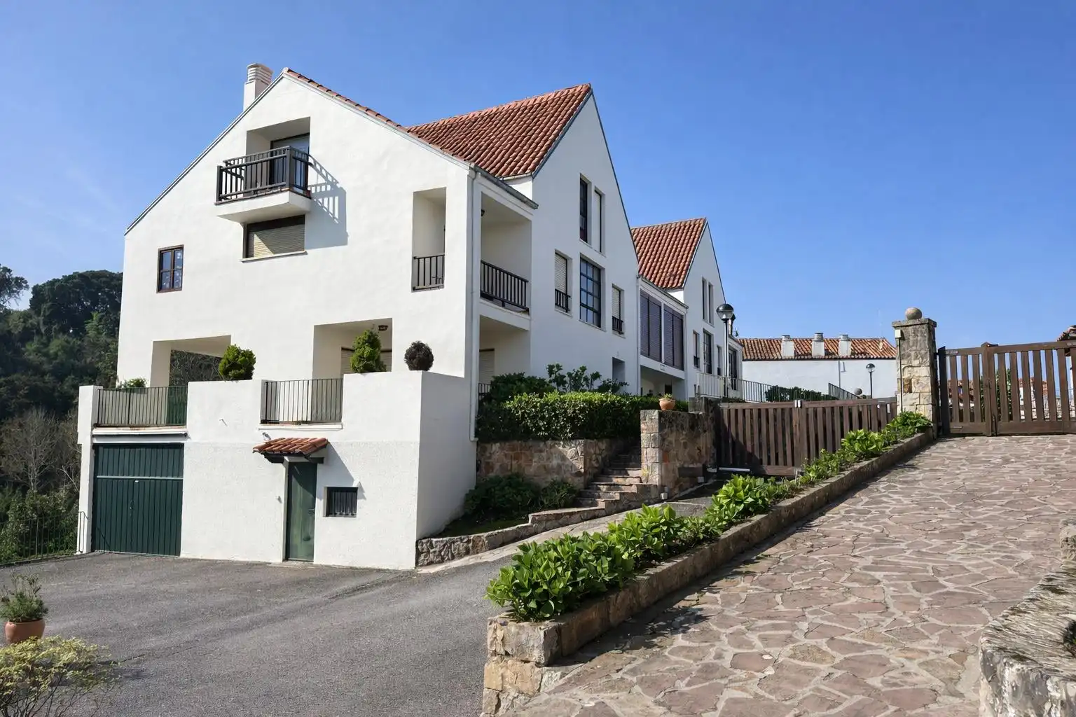 Vista exterior de Dúplex en venda en Comillas (Cantabria) amb Calefacció, Terrassa i Balcó