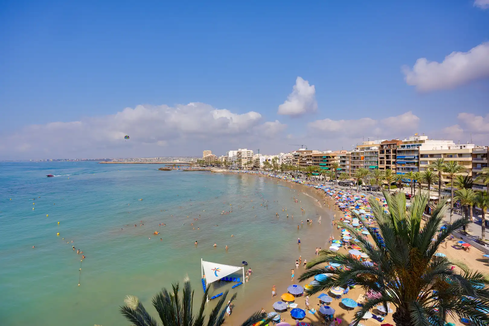 Vista exterior de Pis en venda en Torrevieja amb Aire condicionat i Terrassa