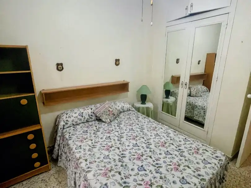Dormitori de Pis en venda en Algeciras amb Terrassa i Balcó