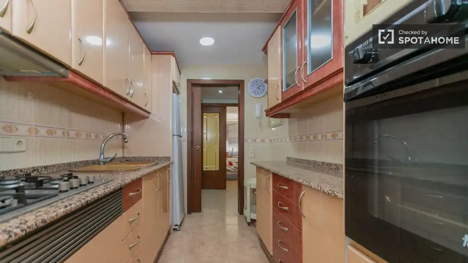 Cocina de Piso de alquiler en Valencia con Aire acondicionado, Calefacción y Amueblado