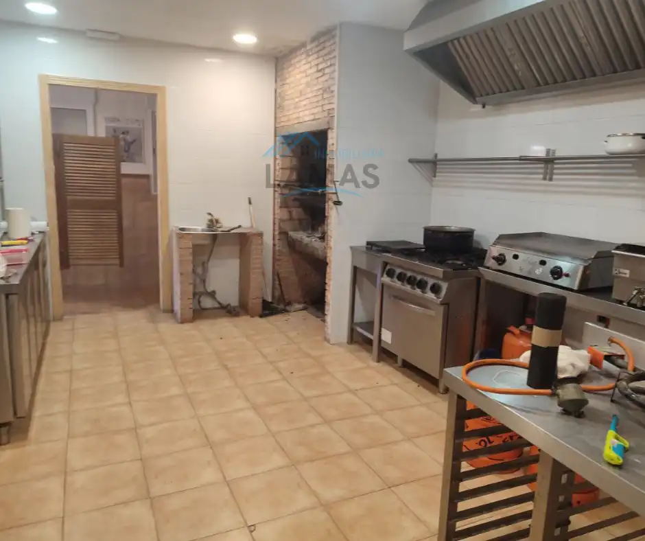 Kitchen of Commercial properties for sale in Valdelacasa de Tajo  with Heating and Furnished
