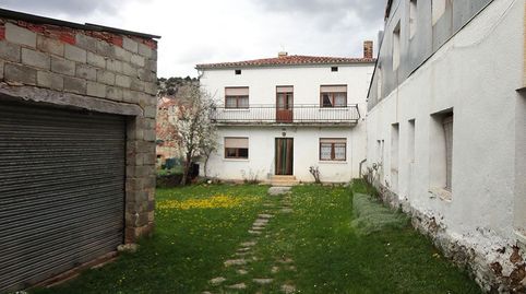 CONJUNTO DE CASAS CON JARDIN Y COCHERA EN ESPEJON  SORIA