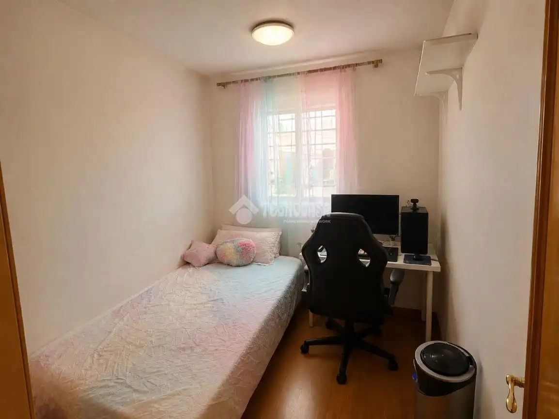 Bedroom of Flat for sale in Madrid  with Air Conditioner and Furnished