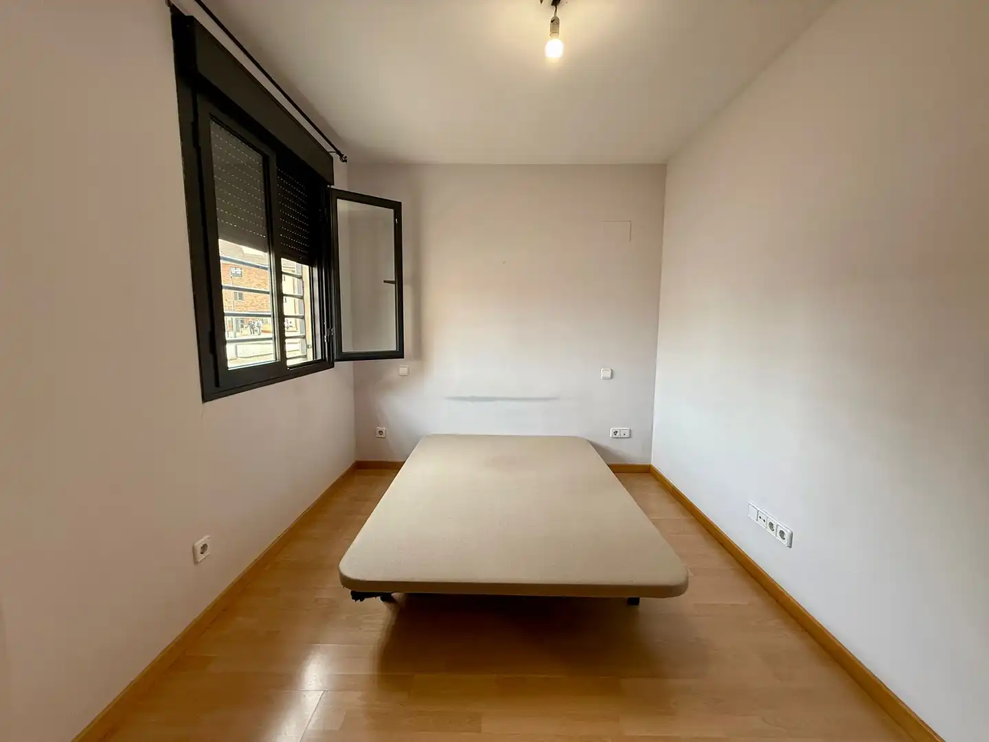 Habitación de Piso en venta en Cedillo del Condado con Aire acondicionado, Trastero y Piscina