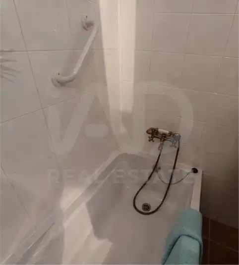 Bany de Casa adosada en venda en Valverde de la Virgen amb Calefacció