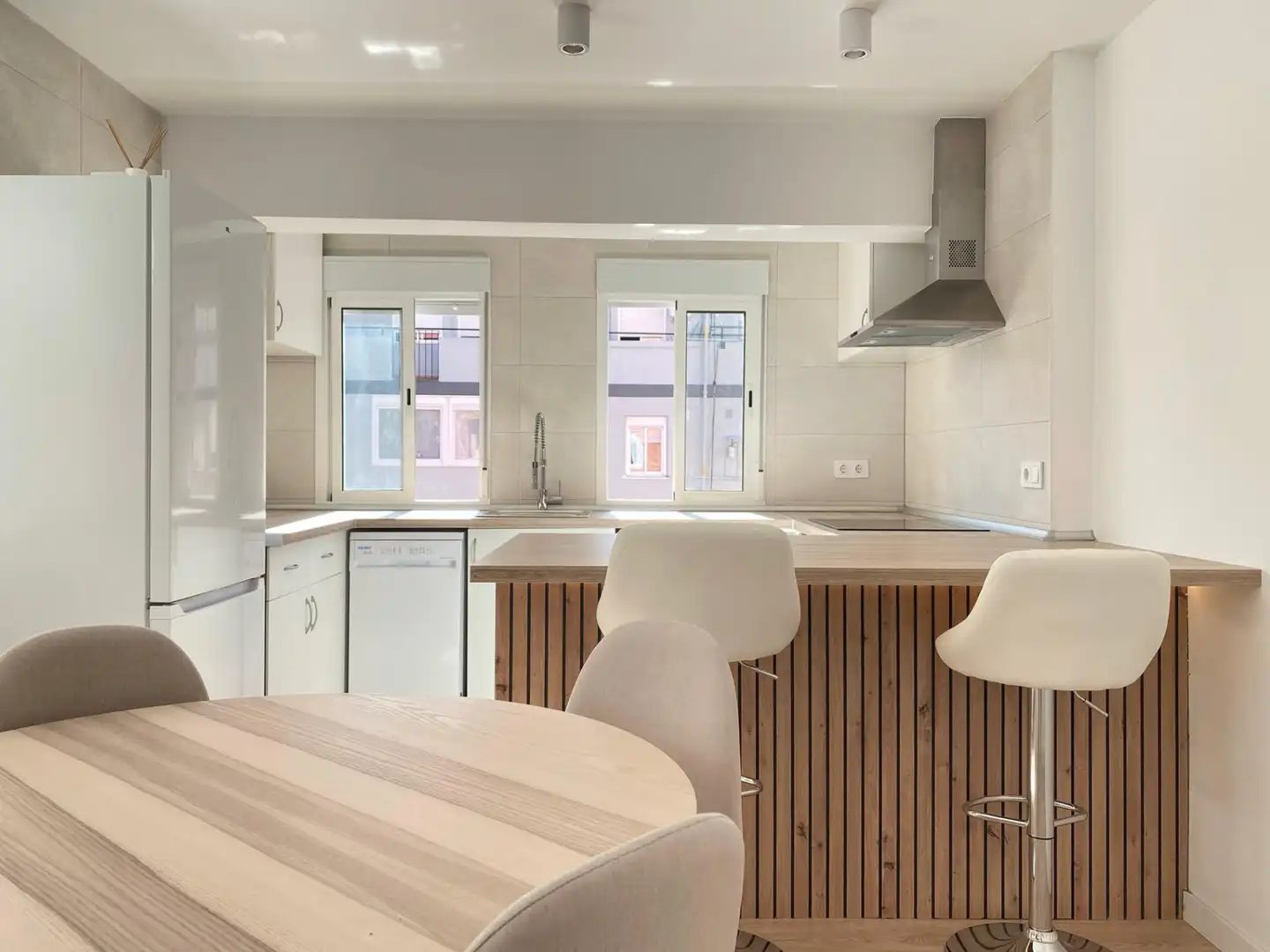 Kitchen of Flat for rent in Valencia  with Air Conditioner, Heating and Furnished