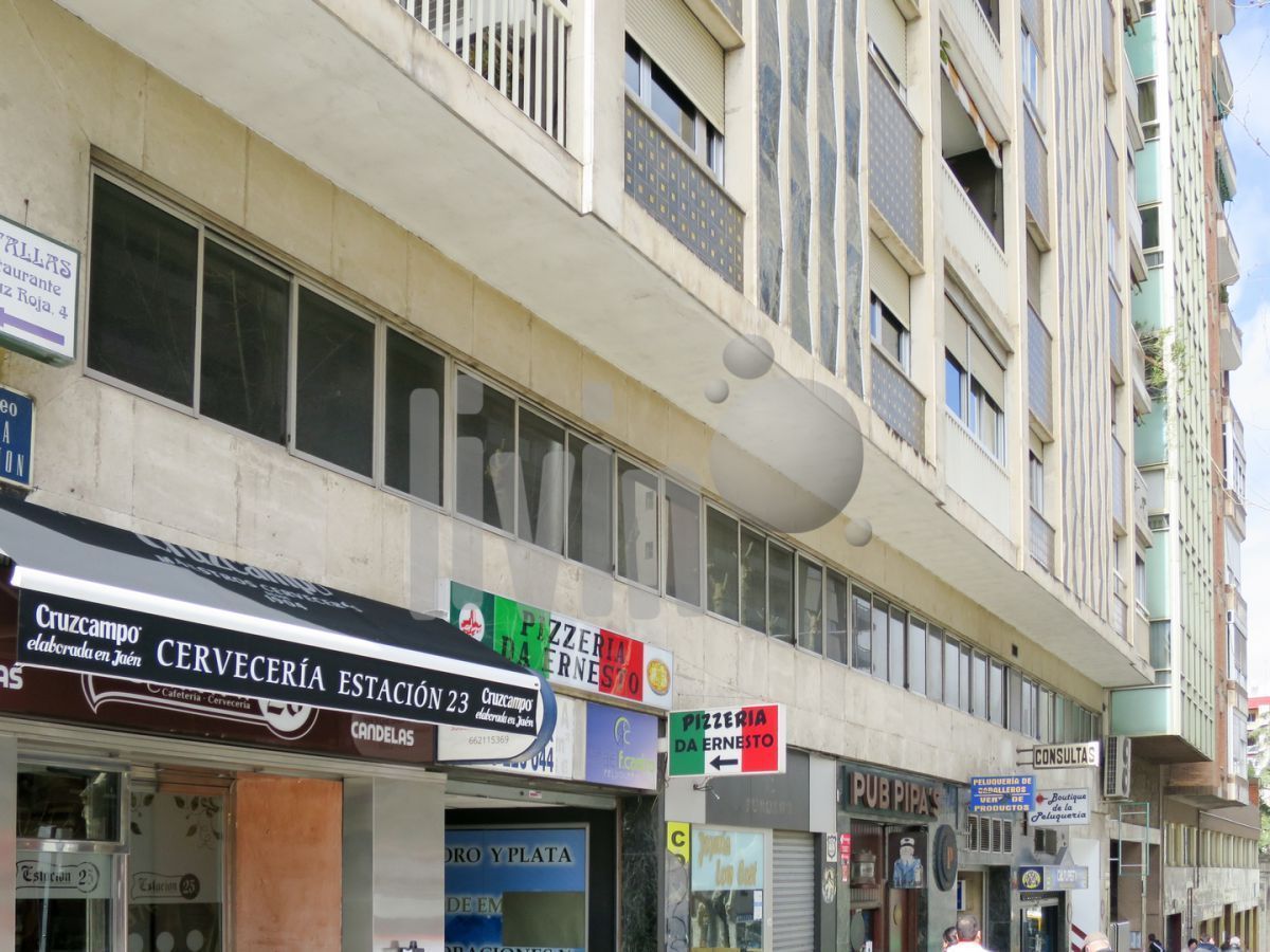 Vista exterior de Oficina en venda en  Jaén Capital
