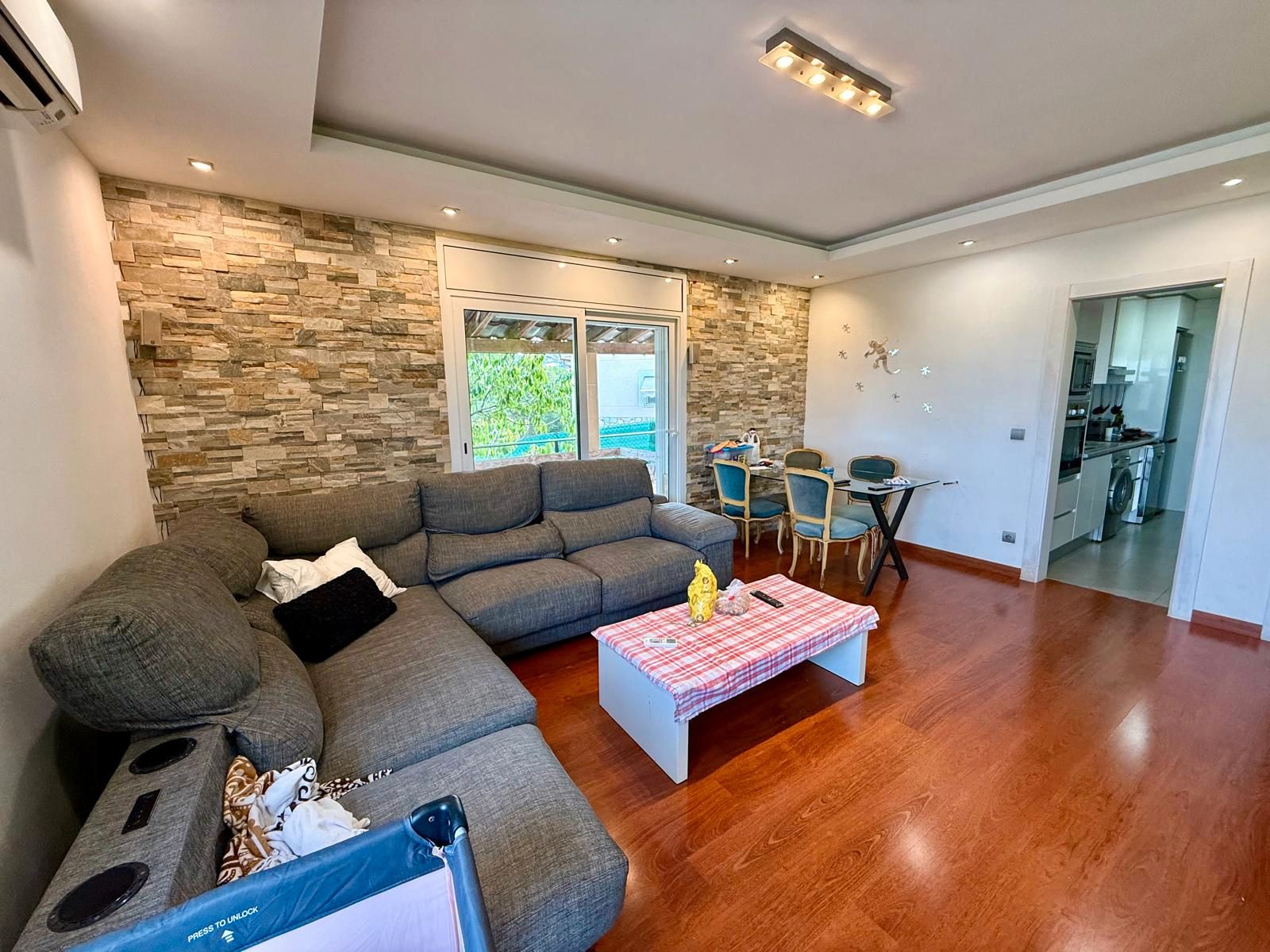 Sala d'estar de Casa o xalet en venda en Lloret de Mar amb Aire condicionat, Calefacció i Jardí privat