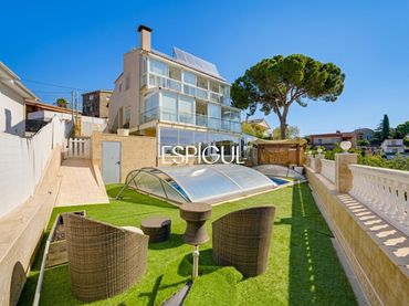 Casa amb balcó en venda a Camí Can Feliu