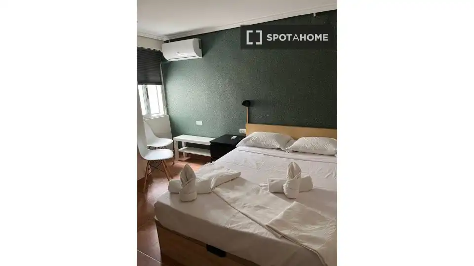 Habitación de Piso de alquiler en Sagunto / Sagunt con Aire acondicionado, Calefacción y Amueblado