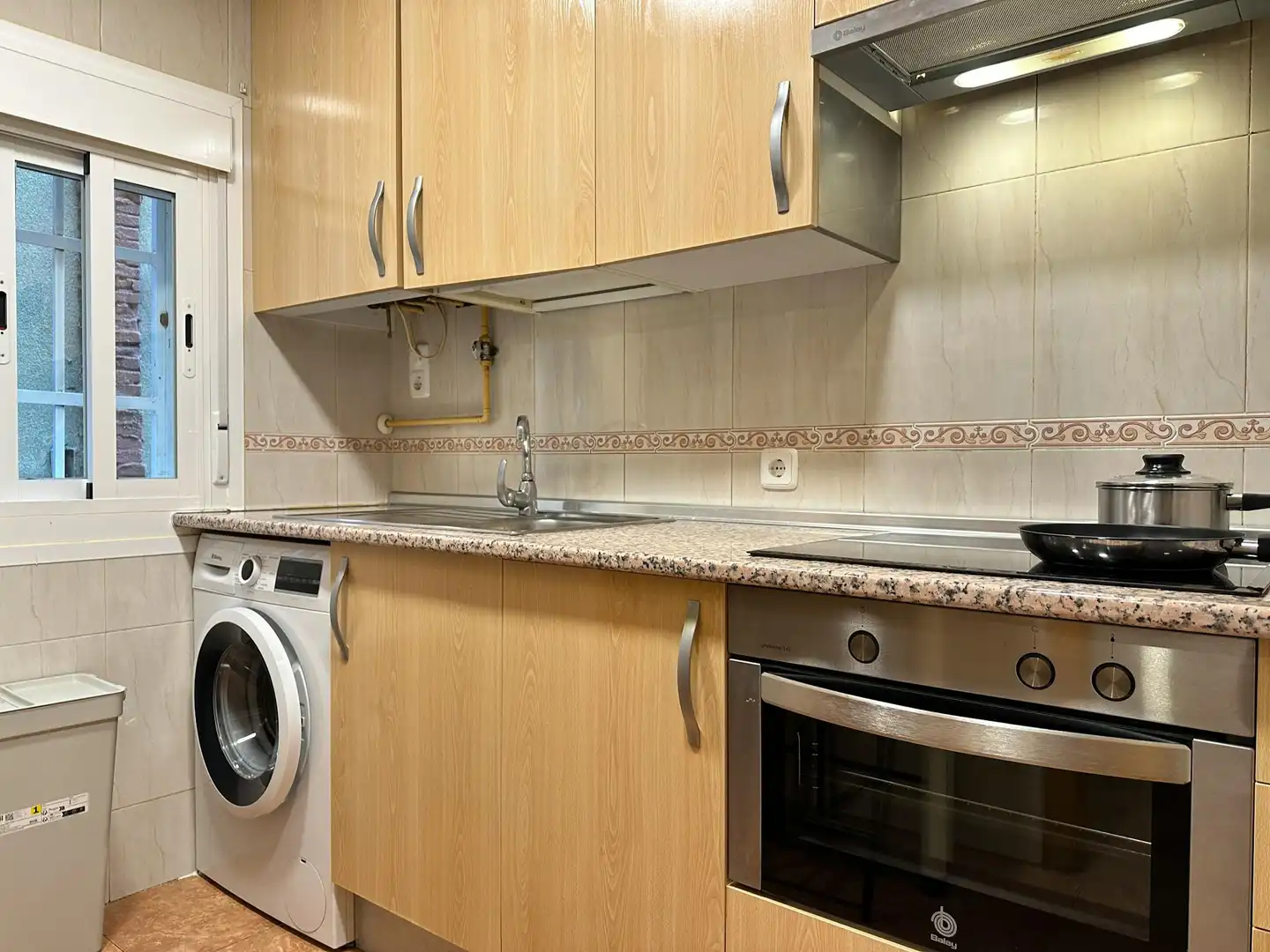 Kitchen of Flat for rent in Madrid  with Air Conditioner, Heating and Furnished