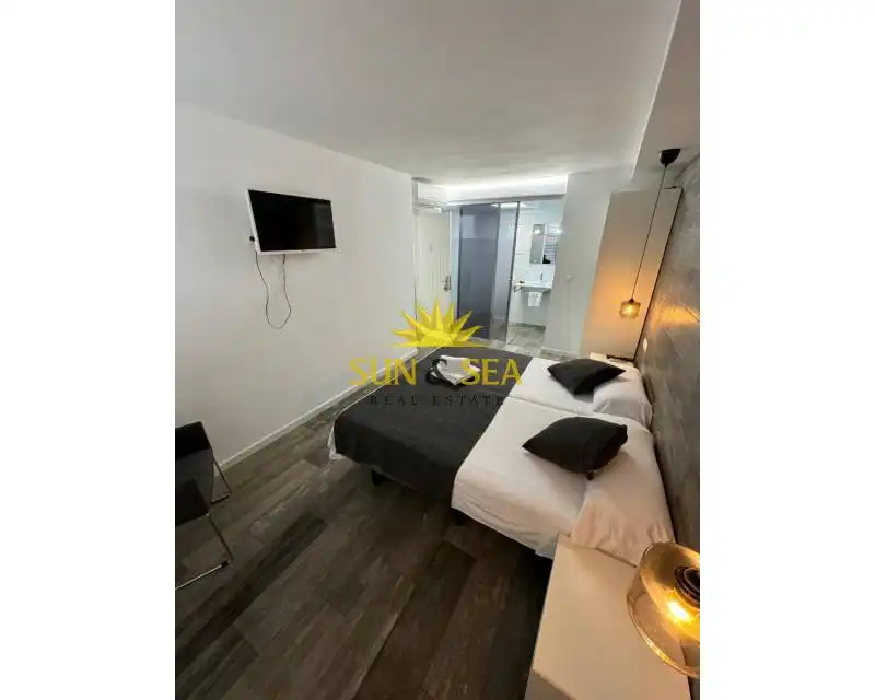Habitación de Edificio en venta en Santa Pola