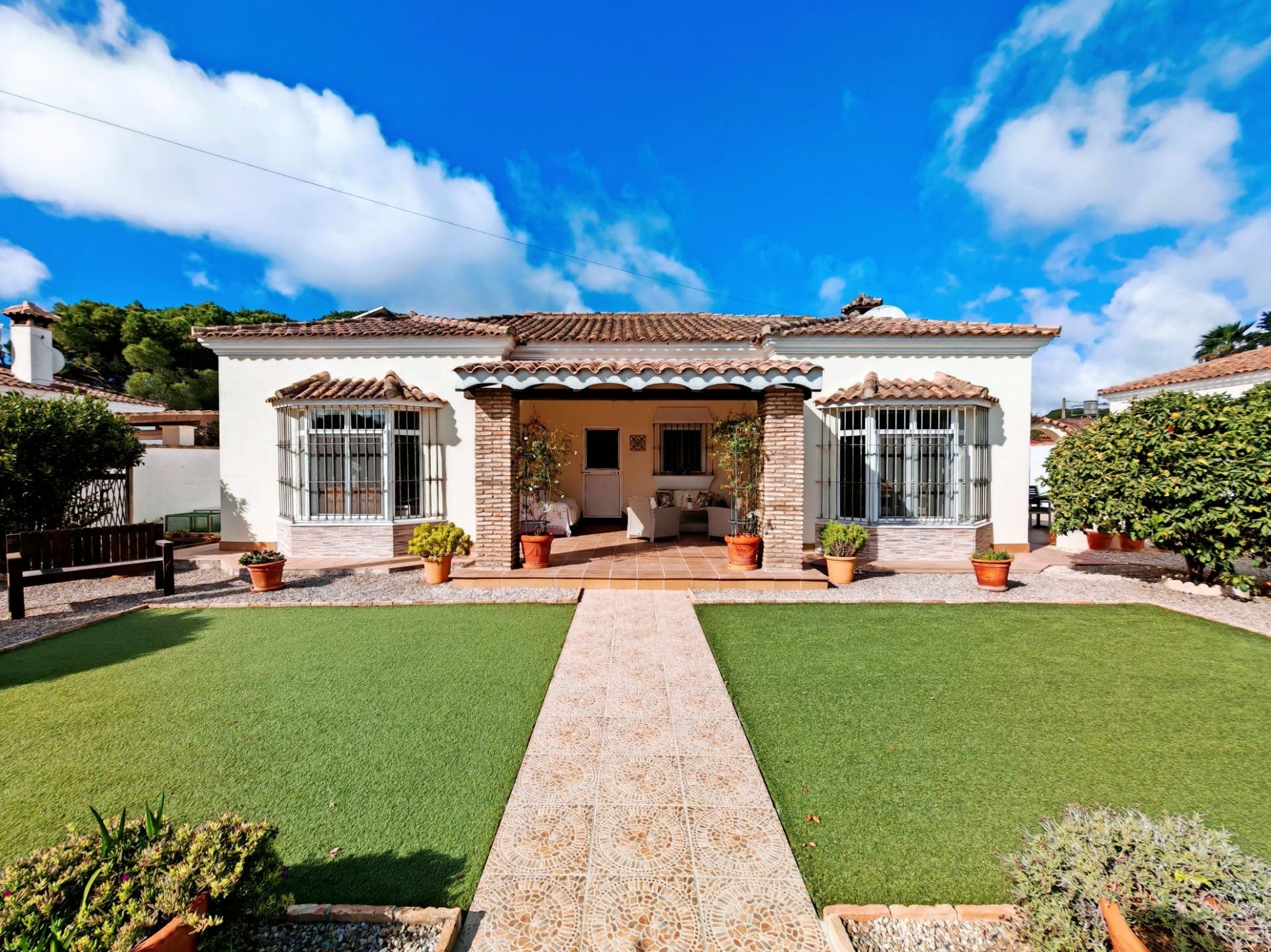 Vista exterior de Casa o chalet en venta en Chiclana de la Frontera