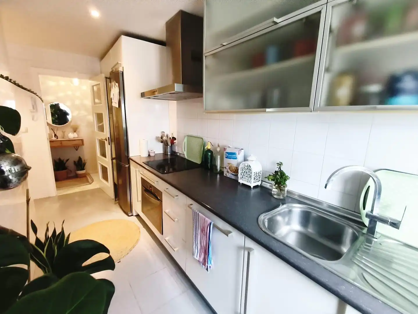 Kitchen of Flat for sale in Sevilla  with Air Conditioner and Storage room