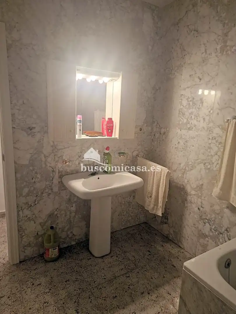 Baño de Piso en venta en Los Villares con Calefacción, Amueblado y Balcón