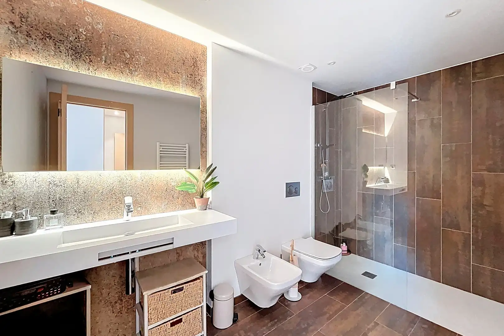 Bany de Apartament en venda en Escaldes – Engordany amb Aire condicionat, Terrassa i Traster